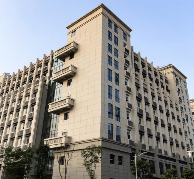 真石漆罩光面漆泛白怎么辦？